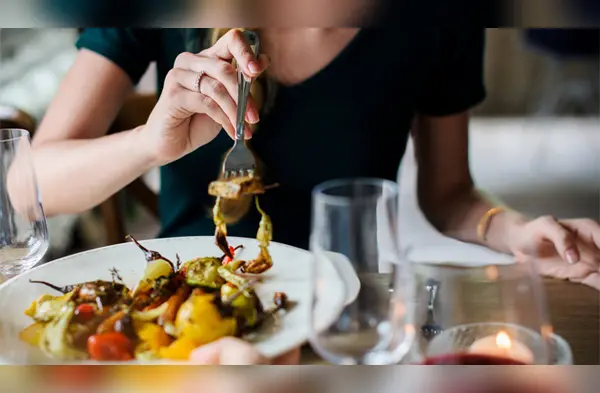 Estudio revela porqué sentimos la necesidad de comer sin tener hambre wapa.pe