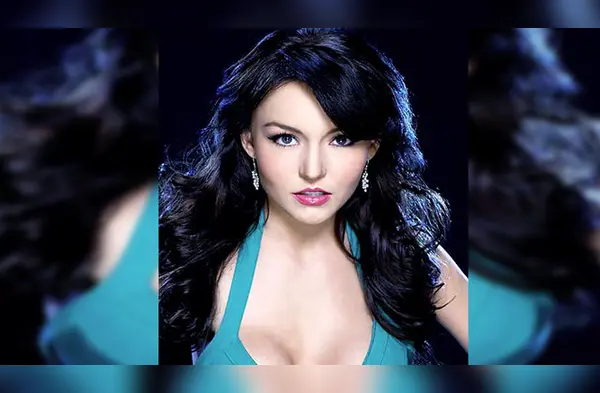 Angelique Boyer luce sus bikinis al estilo de Teresa wapa.pe