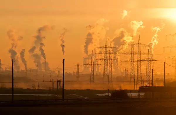 Expertos señalan que la temperatura del planeta irá en aumento si no se le pone un freno a la contaminación ambiental. (Foto: Pixabay) wapa.pe