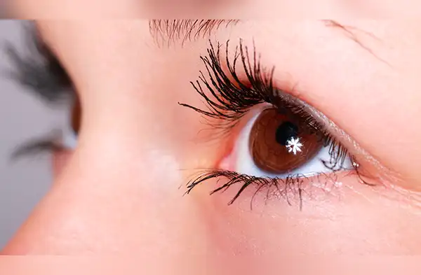 El uso excesivo de equipos tecnológicos aumenta el riesgo de sufrir enfermedades tales como el ojo seco. (Foto: Pixabay) wapa.pe