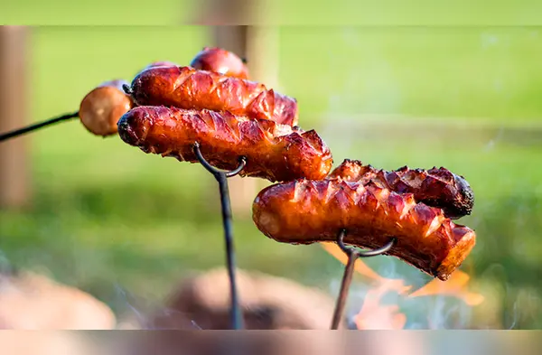 Los embutidos y las carnes rojas son algunos de ellos. wapa.pe