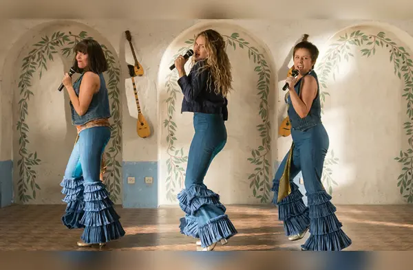 Mama Mia! Una y otra vez’: mira estos looks inspirados en la joven Donna wapa.pe