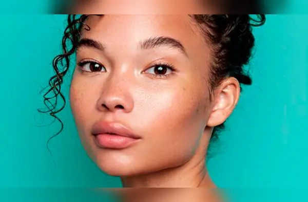 ¿Es mejor aplicar la base con los dedos, brochas o con esponja? wapa.pe