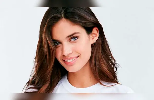 La supermodelo portuguesa confía a fe ciega en los beneficios del aceite marroquí y del argán. wapa.pe