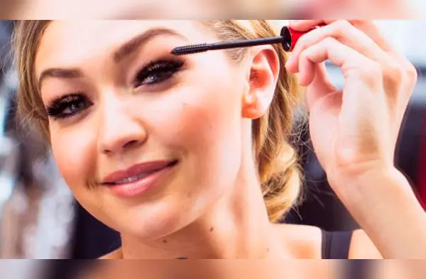 Erin Parsons nos cuenta sus 6 reglas doradas para tener una mirada de impacto usando este producto. wapa.pe