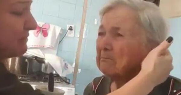 Abuela con Alzheimer reconoció por un momento a su nieta y le dijo