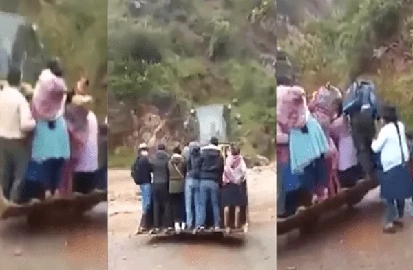 Mujeres con hijos en la espalda subieron a tractor para ir a votar.