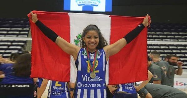 Carla Rueda se proclamó campeona en la liga de vóley de Portugal