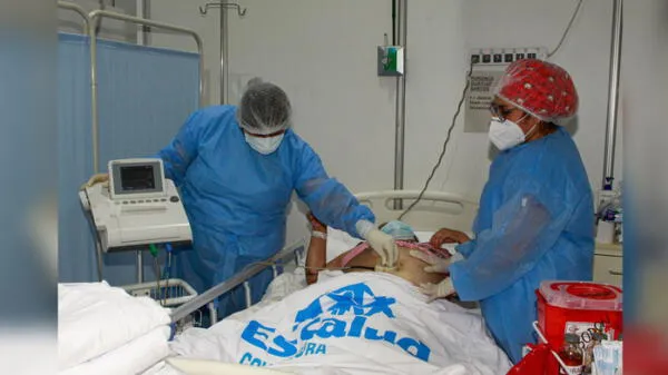 Médicos salvan la vida a joven piurana con COVID-19 embarazada de trillizas