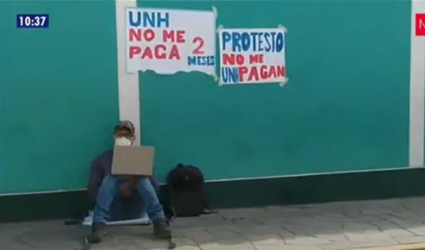 Docente asegura que casa de estudios superiores en Huancavelica le adeuda dos meses de salario. Foto: captura TV Perú