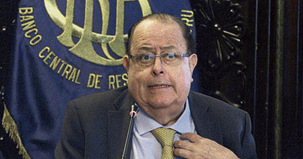 Velarde responde que “va a pensar” propuesta de Castillo de mantenerse en el BCR, según Francke