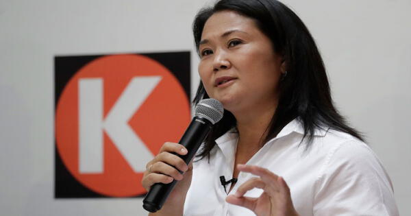 Keiko Fujimori arremete contra dictadura en Cuba y usuarios le recuerdan reunión con Fidel Castro