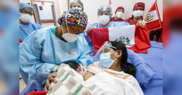 Nació el primer bebé en el día del Bicentenario en el Instituto Nacional Materno Perinatal fotos