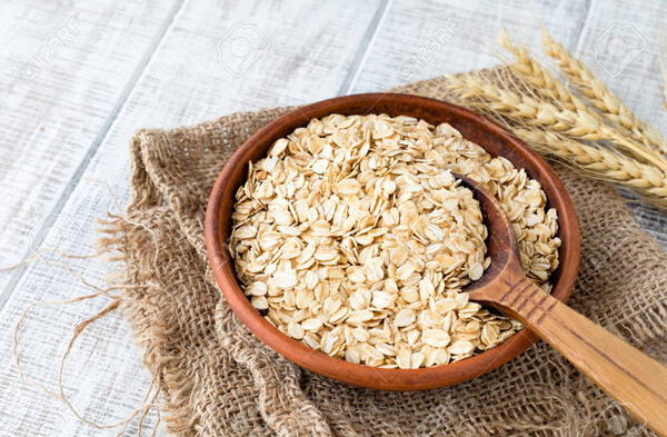 La avena tiene muchos beneficios que te ayudarán a lucir una melena envidiable en verano.