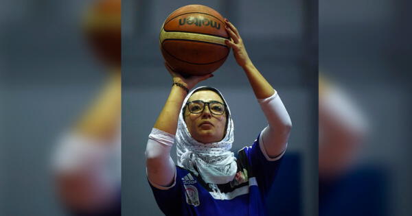 La atleta Nilofar Bayat desde Afganistán: Ayuda los talibanes ya me dejaron en silla de ruedas