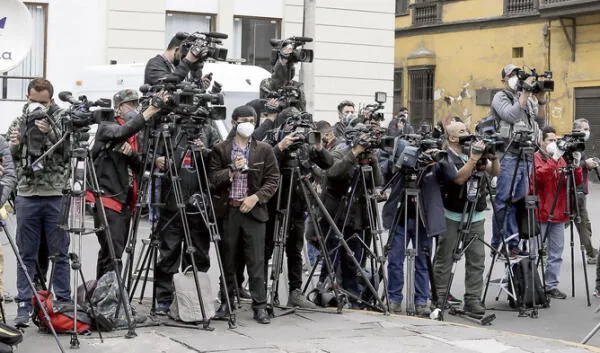 Congresistas de Perú Libre presentan proyecto de ley para controlar contenidos de radio y TV