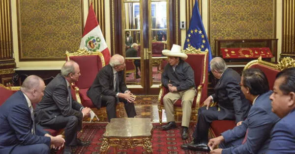 El presidente de Perú se reúne con Borrell y convoca a inversores europeos