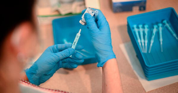 Inician fase de ensayos de la primera vacuna contra el cáncer de seno en personas