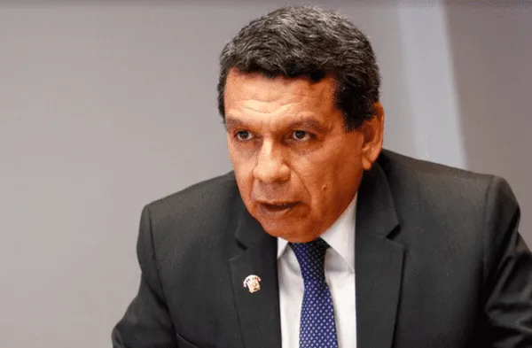 Hernando Cevallos dejó en claro que continuará en su cargo