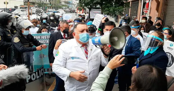 Sindicato de médicos de EsSalud anuncia paro nacional de 24 horas