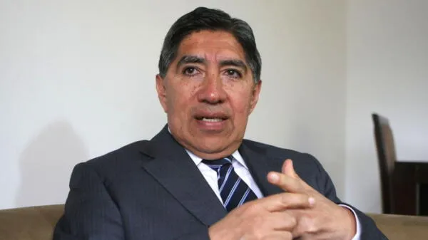 Ministro del Interior Avelino Guillén