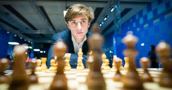 Daniil Dubov es maestro en el ajedrez