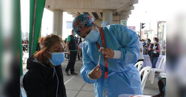 El 25.9 % de la población objetivo se aplicó la tercera dosis