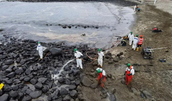 Respol realiza el trabajo de limpieza en las playas de Ventanilla