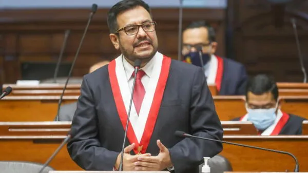 Congresista de Perú Democrático Carlos Zeballos declarando.