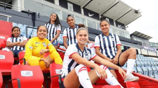 Adriana Lúcar, Alison Reyes, Miryam Tristán, Sandy Dorador, Neidy Romero, Heidy Padilla y Annie del Carpio , jugadoras de Alianza Lima.