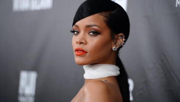 Rihanna y vestido ceñido