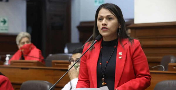 Congresista de Perú Libre Silvana Robles