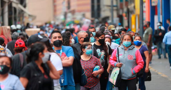 personas en el Centro de Lima