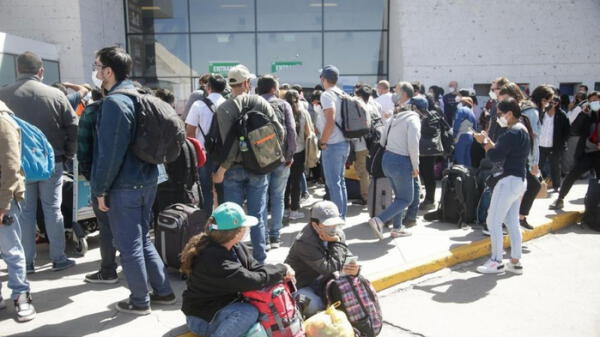 Cierran aeropuertos.