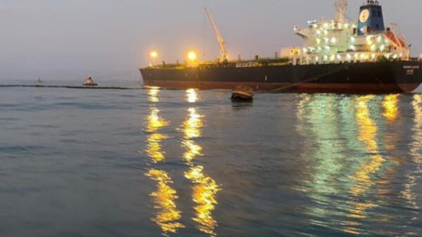 Derrame de petróleo en playa Conchán.