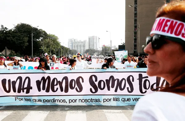 marcha feminista en Perú