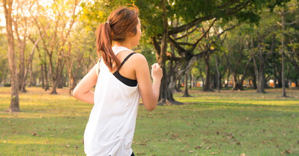 La rutina de ejercicio, en general, fortalece el cuerpo y ayuda a incrementar los anticuerpos.