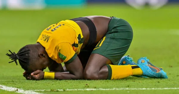 Awer Mabil se encuentra en el ojo de la tormenta tras posible mala inscripción en la selección de Australia