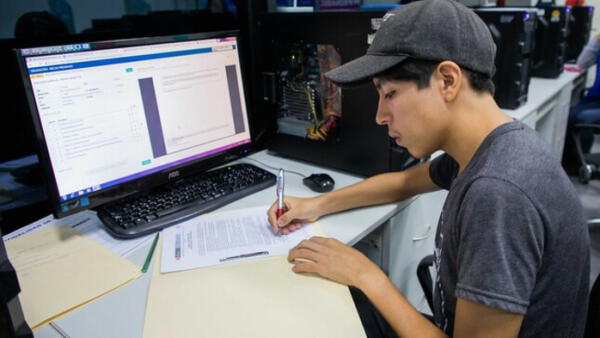 Beca Perú ayudará a decenas de jóvenes para que puedan estudiar.