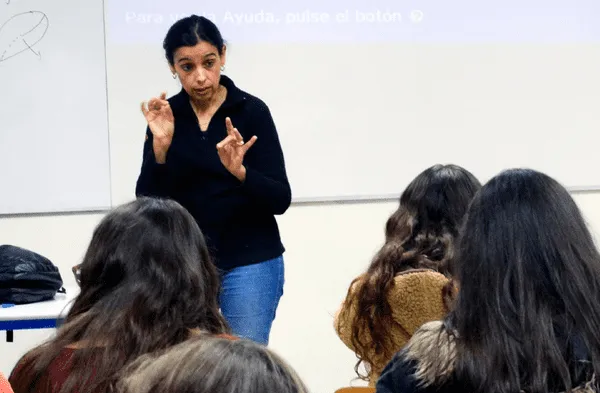 Lenguaje de señas en universidades