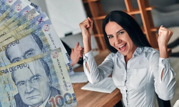 Mujer feliz por un empleo remunerado