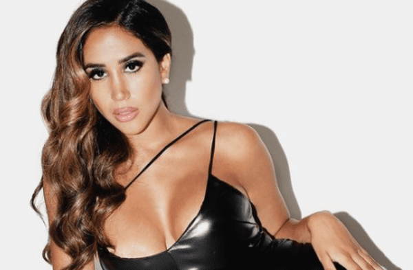 Melissa Paredes vuelve con las tendencias de moda e impacta con sofisticado vestido cocoa wapa.pe