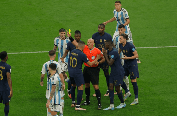 Kylian Mbappé y su equipo
