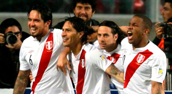 Juan Manuel Vargas, Paolo Guerrero, Claudio Pizarro y Jefferson Farfán defendiendo las filas de la Selección Peruana.