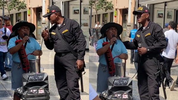 El policía recibió la admiración de los transeúntes.