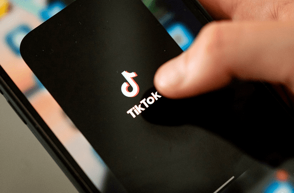 Empresa ofrece trabajo en TikTok con 100 dólares de pago por hora