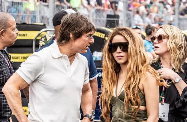 Shakira quiere que Tom Cruise se detenga en el intento de enamorarla