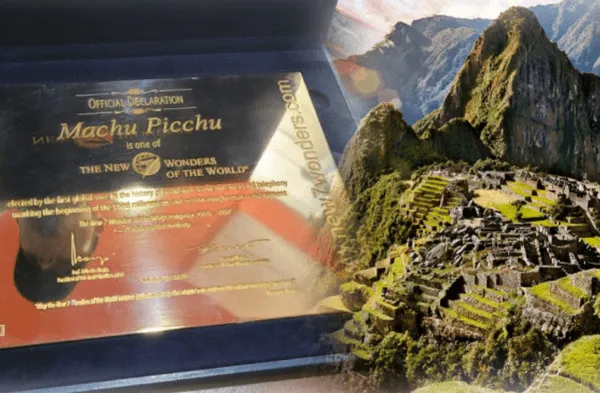 Machu Picchu placa de oro