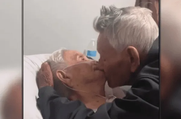 Anciano se despide de su esposa tras 73 años de matrimonio