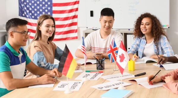 ¿Quieres estudiar una carrera? Ofrecen 10,000 becas universitarias a nivel internacional: cómo postular